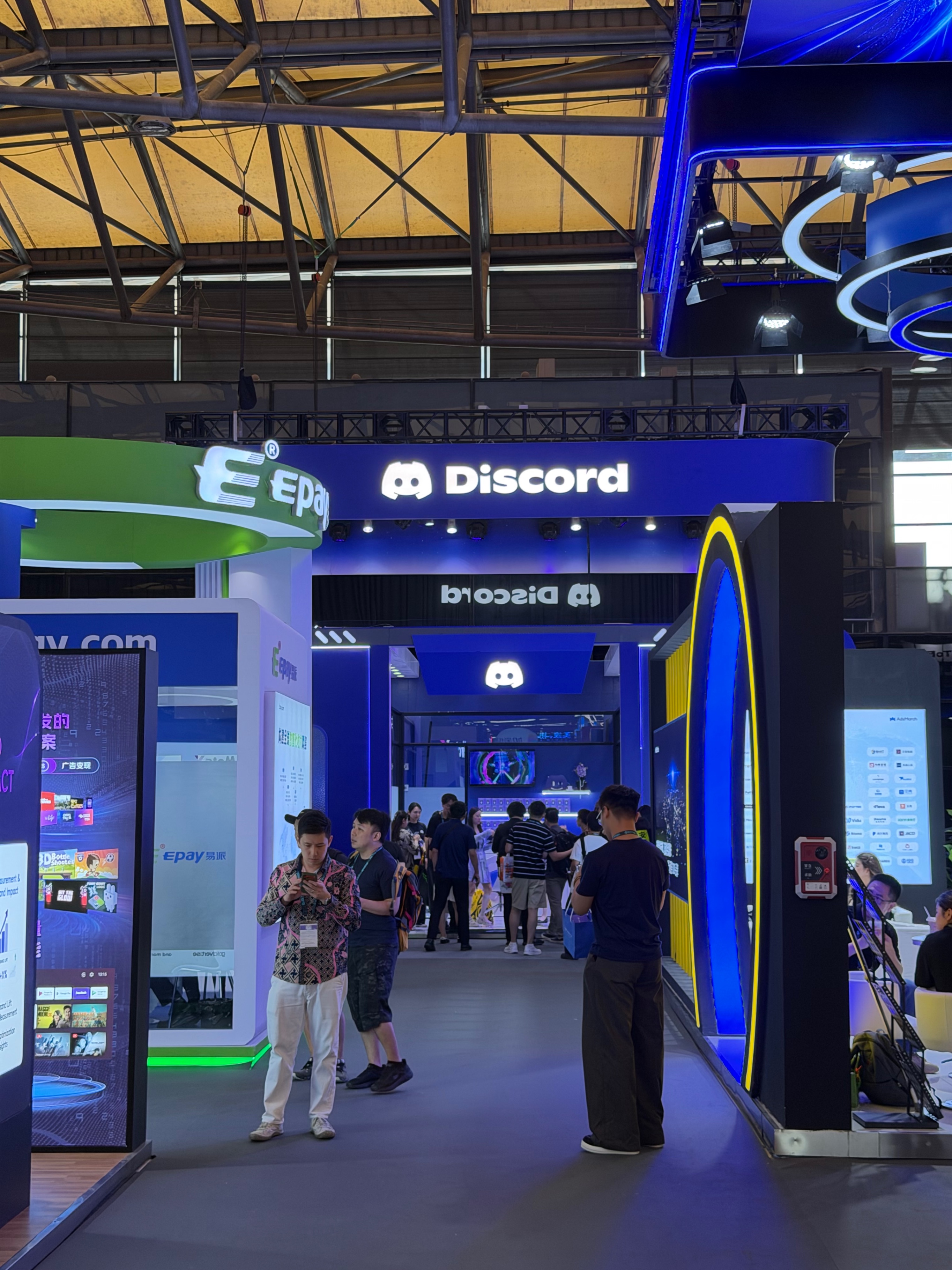 第一次来 #ChinaJoy，今天主要去了的是商业的区域（周日去游戏区），基本上可以总结为： 4