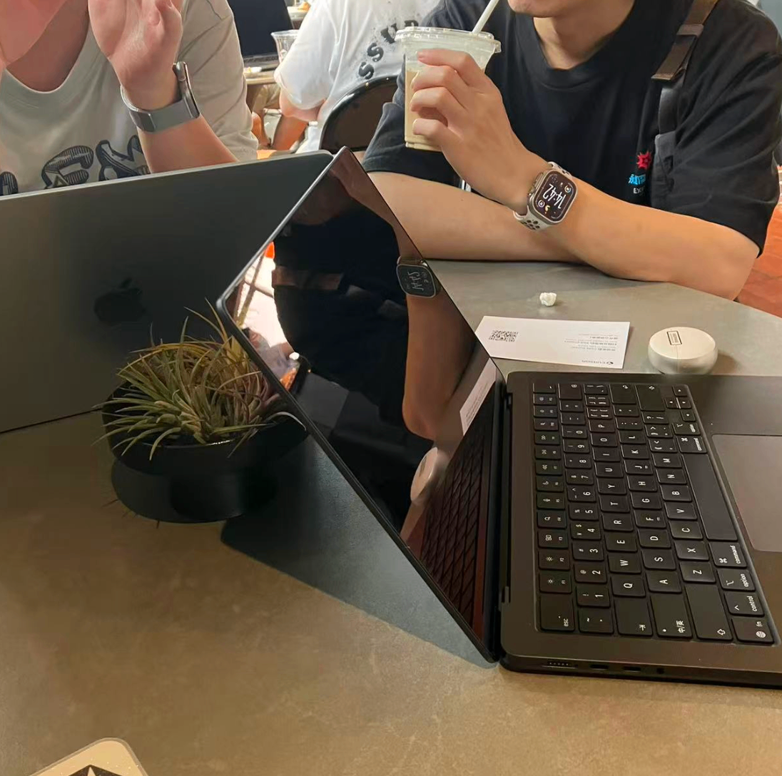 最近我已经没有Vibe Coding的欲望了。为什么呢，可能是需要停下来思考一下，今天刚好和一个清华的学生交流，他也有V… 1